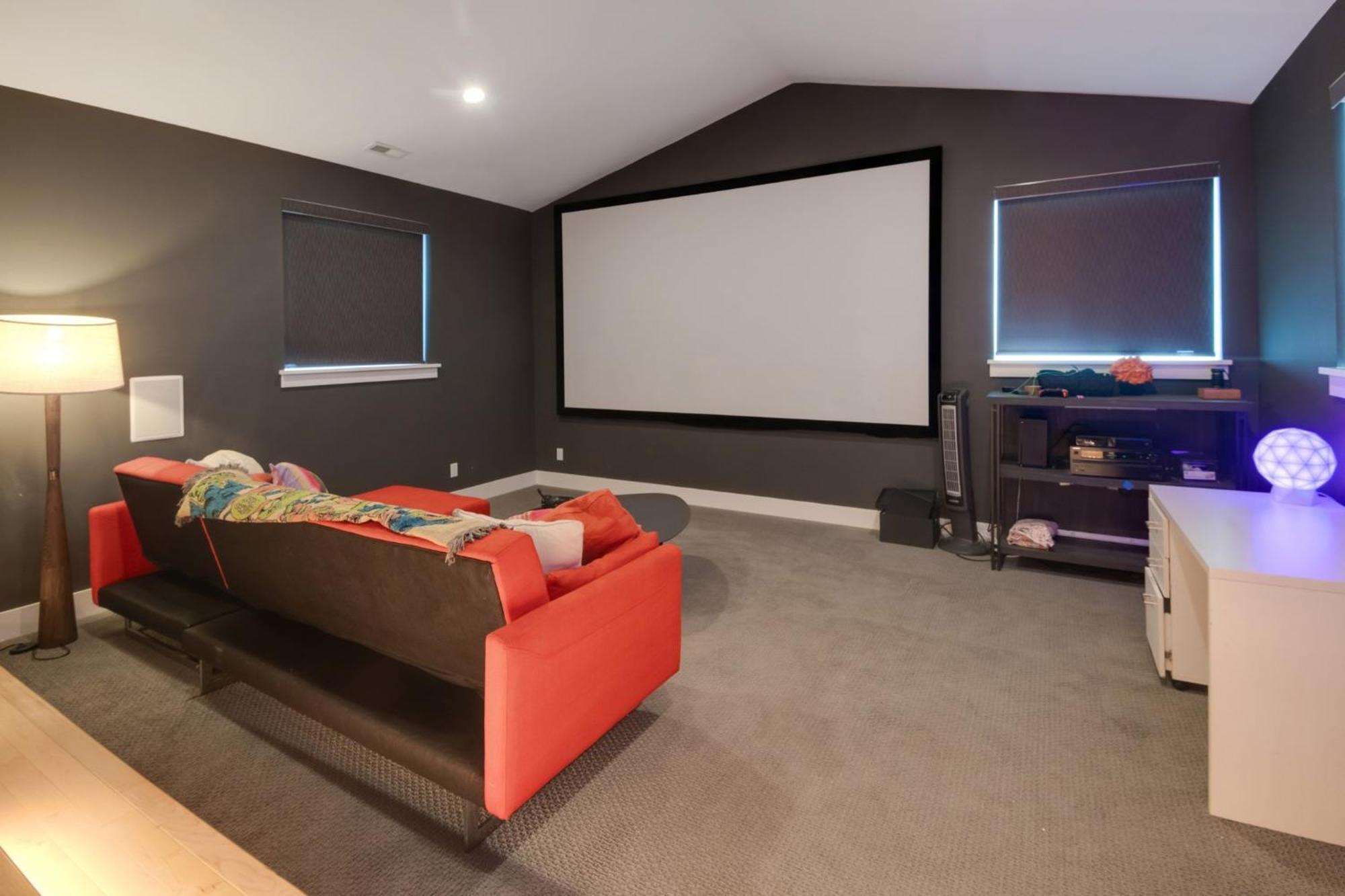 Spacious Family Retreat - Media & Patio Seattle